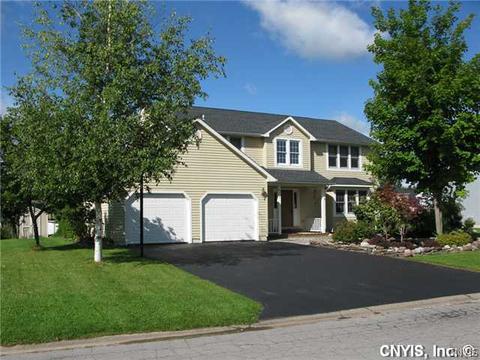 8233 Chiffon Path, Liverpool, NY 13090 photo 1