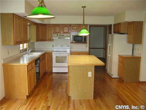 8233 Chiffon Path, Liverpool, NY 13090 photo 10