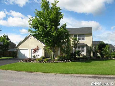 8233 Chiffon Path, Liverpool, NY 13090 photo 3