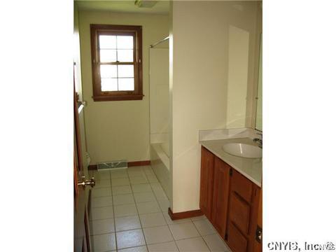 8233 Chiffon Path, Liverpool, NY 13090 photo 22