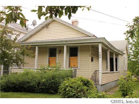 735 E Laurel St, Syracuse, NY 13203 photo 1