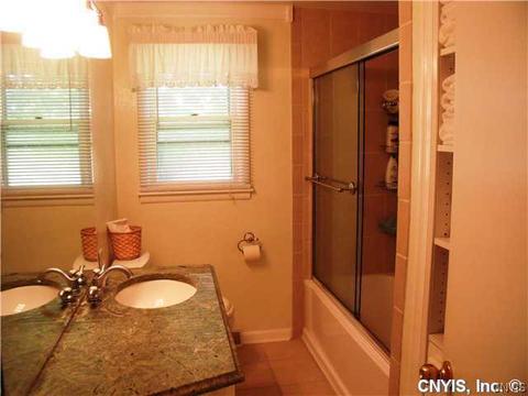 339 Stanton Dr, Syracuse, NY 13214 photo 10