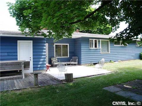 339 Stanton Dr, Syracuse, NY 13214 photo 2