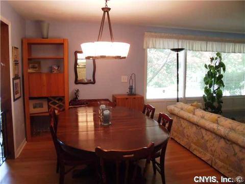 339 Stanton Dr, Syracuse, NY 13214 photo 5