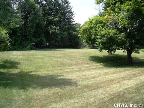 339 Stanton Dr, Syracuse, NY 13214 photo 3