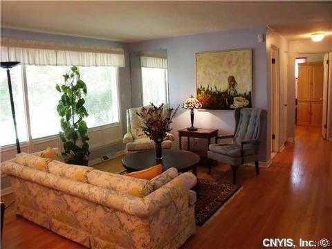 339 Stanton Dr, Syracuse, NY 13214 photo 4