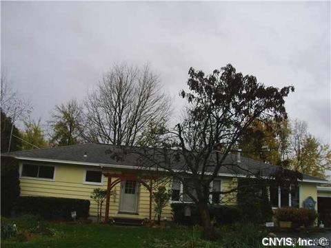 2 Sherbrooke Cir, Syracuse, NY 13214 photo 1