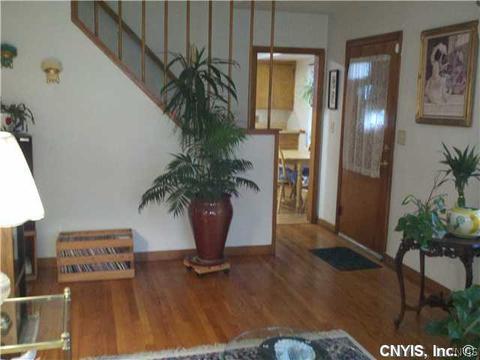 512 Buckingham Ave, Syracuse, NY 13210 photo 9