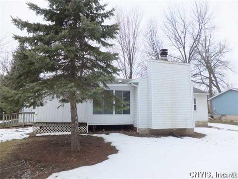 300 Dausman St, East Syracuse, NY 13057 photo 2