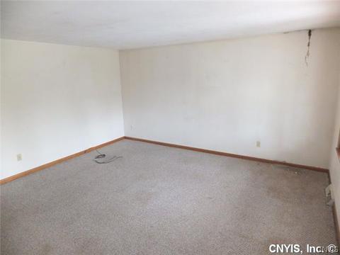 300 Dausman St, East Syracuse, NY 13057 photo 3