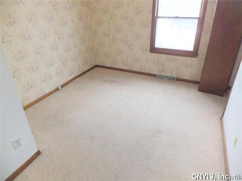 300 Dausman St, East Syracuse, NY 13057 photo 9