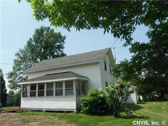 19 Spruce St, Baldwinsville, NY 13027 photo 1