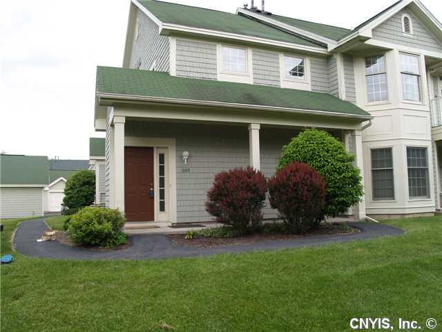 2105 Drummers Ct, Baldwinsville, NY 13027 photo 1