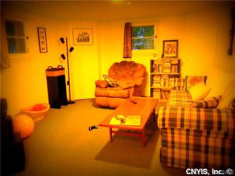 105 Parrish Ln, Syracuse, NY 13205 photo 14