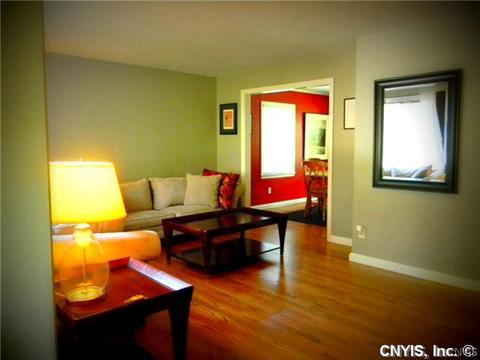 105 Parrish Ln, Syracuse, NY 13205 photo 3