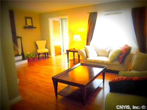105 Parrish Ln, Syracuse, NY 13205 photo 2