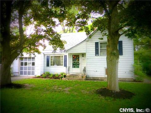 105 Parrish Ln, Syracuse, NY 13205 photo 1