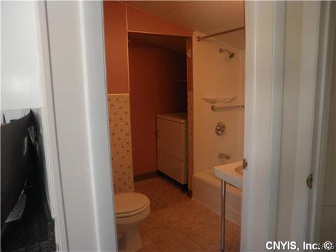 206 Cutler St, East Syracuse, NY 13057 photo 10