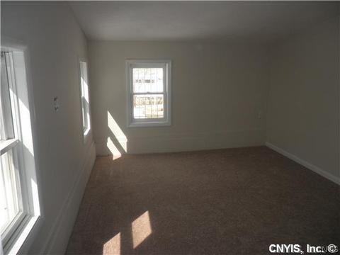 206 Cutler St, East Syracuse, NY 13057 photo 8