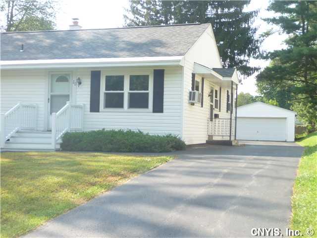 20 Brooks Pl, Baldwinsville, NY 13027 photo 1