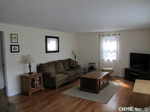 2528 E Maple Ter, Marcellus, NY 13108 photo 4