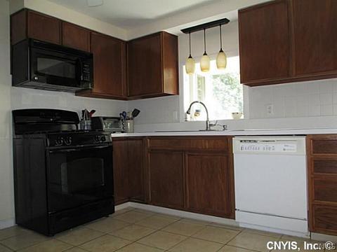 2528 E Maple Ter, Marcellus, NY 13108 photo 8