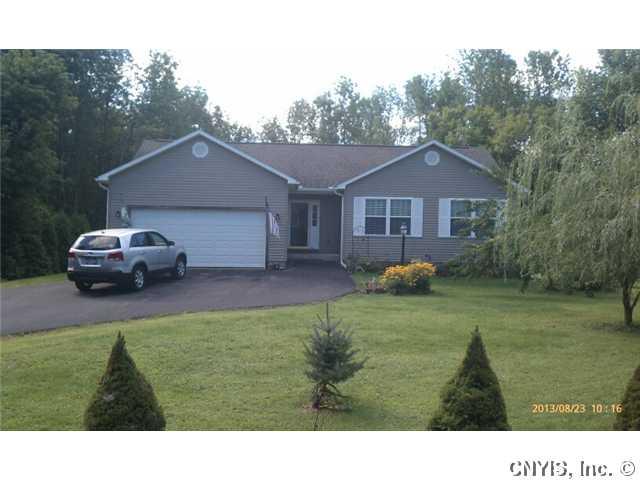 3296 Woods Rd, Baldwinsville, NY 13027 photo 1