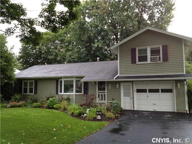 7514 Highland Dr, Baldwinsville, NY 13027 photo 1
