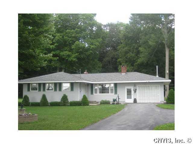 8244 Fenner Rd, Baldwinsville, NY 13027 photo 1