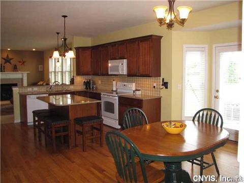6646 Hazelnut Cir, East Syracuse, NY 13057 photo 14