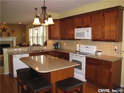 6646 Hazelnut Cir, East Syracuse, NY 13057 photo 7