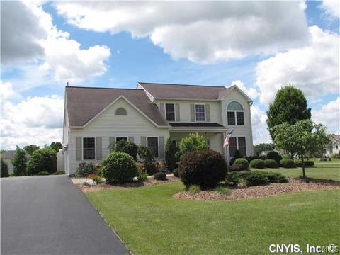 6646 Hazelnut Cir, East Syracuse, NY 13057 photo 1