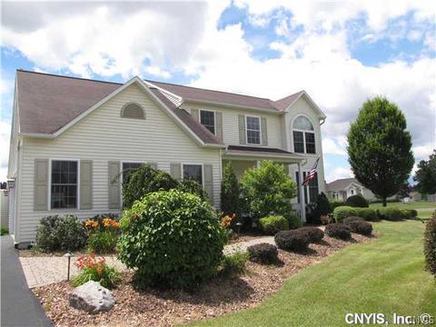 6646 Hazelnut Cir, East Syracuse, NY 13057 photo 3