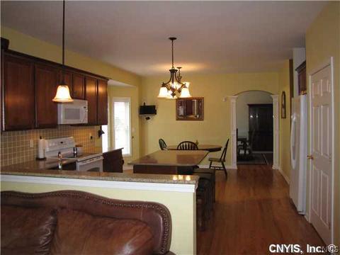 6646 Hazelnut Cir, East Syracuse, NY 13057 photo 9