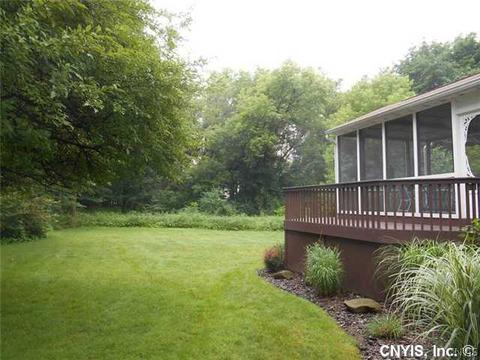 5305 Poster Ln, Fayetteville, NY 13066 photo 2