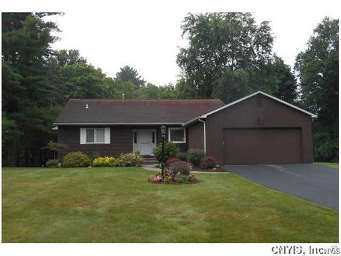 5305 Poster Ln, Fayetteville, NY 13066 photo 1