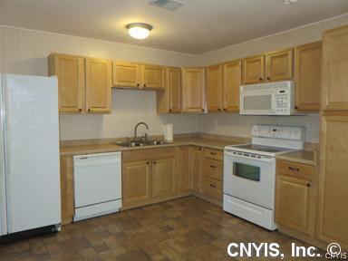 217 Maple Dr, Oneida, NY 13421 photo 4
