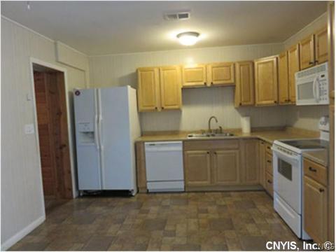 217 Maple Dr, Oneida, NY 13421 photo 5