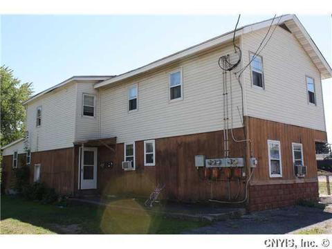 135 Geneva St, Lyons, NY 14489 photo 1