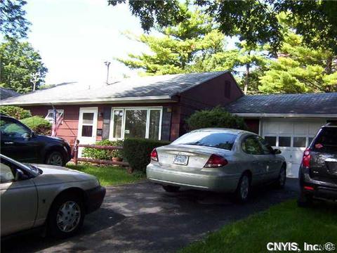 303 Butternut Dr, Syracuse, NY 13214 photo 3