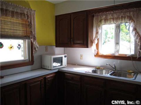 339 Willumae Dr, Syracuse, NY 13208 photo 7