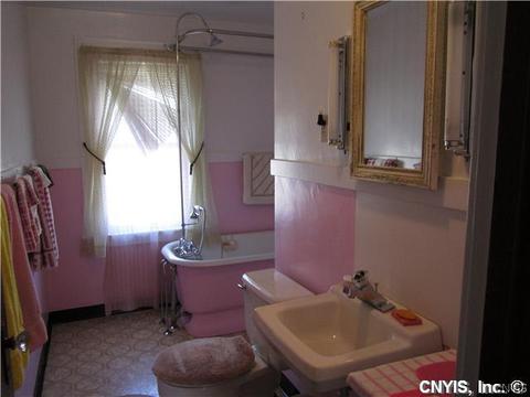 339 Willumae Dr, Syracuse, NY 13208 photo 3