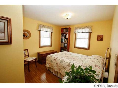 8191 Constable Dr, Liverpool, NY 13090 photo 20