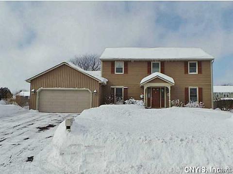 8191 Constable Dr, Liverpool, NY 13090 photo 1