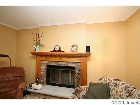 8191 Constable Dr, Liverpool, NY 13090 photo 14