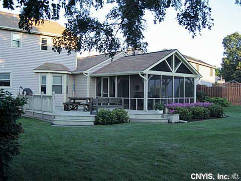 8191 Constable Dr, Liverpool, NY 13090 photo 24