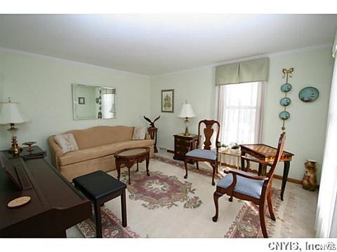 8191 Constable Dr, Liverpool, NY 13090 photo 10