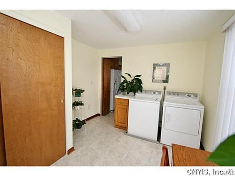8191 Constable Dr, Liverpool, NY 13090 photo 8