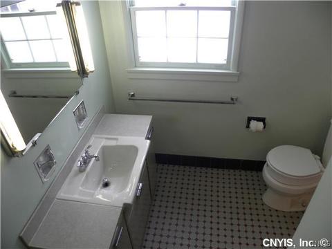 7 Ely Dr, Fayetteville, NY 13066 photo 12