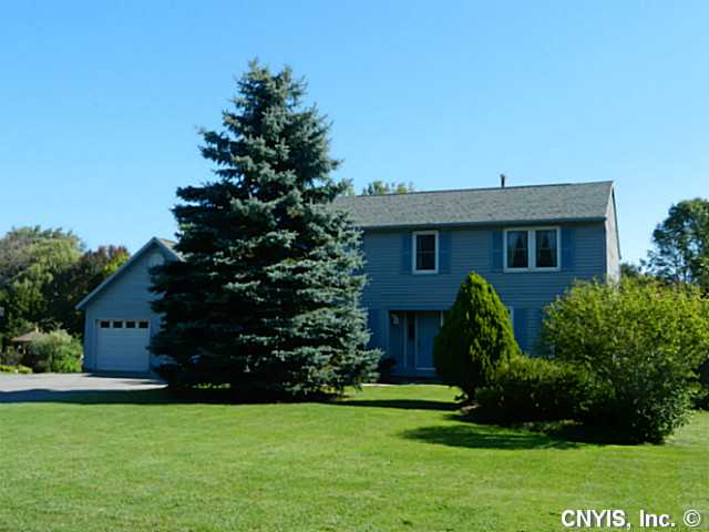 3187 Olive Dr, Baldwinsville, NY 13027 photo 1